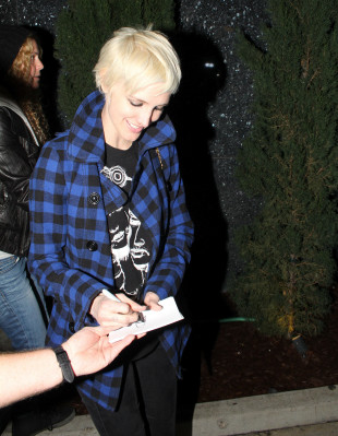 photo 3 in Ashlee Simpson gallery [id354587] 2011-02-08 00:00:00