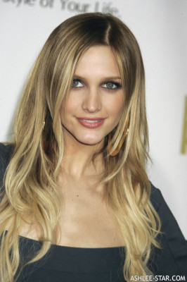 photo 22 in Ashlee Simpson gallery [id175590] 2009-07-13 00:00:00