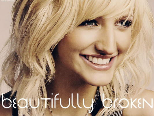 photo 24 in Ashlee Simpson gallery [id117016] 2008-11-17 00:00:00
