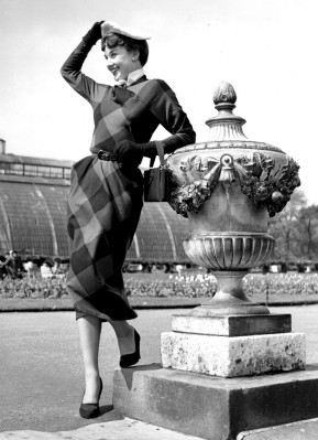 photo 15 in Audrey Hepburn gallery [id75464] -0001-11-30 00:00:00