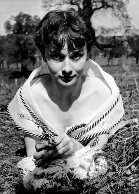 photo 19 in Audrey Hepburn gallery [id75460] -0001-11-30 00:00:00
