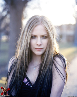 photo 22 in Avril Lavigne gallery [id23353] -0001-11-30 00:00:00