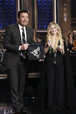 Avril Lavigne - Tonight Show with Jimmy Fallon 02/13/2019