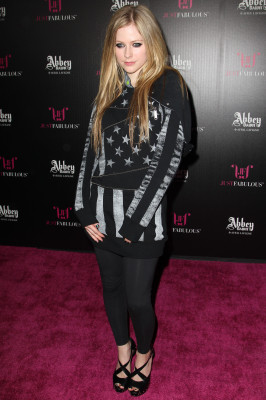 Avril Lavigne pic #491021