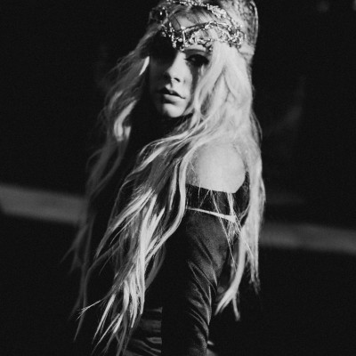Avril Lavigne - Tell Me Its Over Photoshoot (2018)