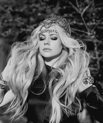 Avril Lavigne - Tell Me Its Over Photoshoot (2018)