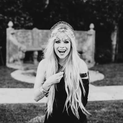 Avril Lavigne - Tell Me Its Over Photoshoot (2018)