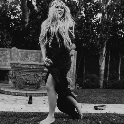 Avril Lavigne - Tell Me Its Over Photoshoot (2018)