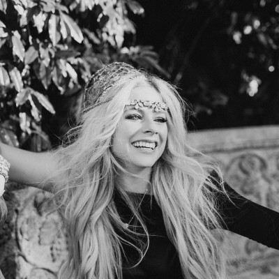 Avril Lavigne - Tell Me Its Over Photoshoot (2018)