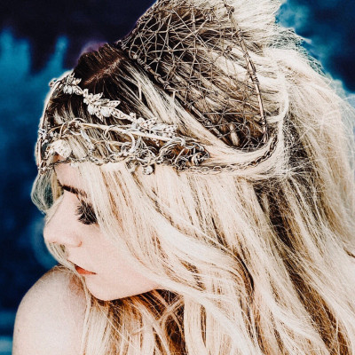Avril Lavigne - Tell Me Its Over Photoshoot (2018)