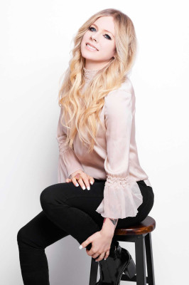 Avril Lavigne - Cosmopolitan Japan (2019)