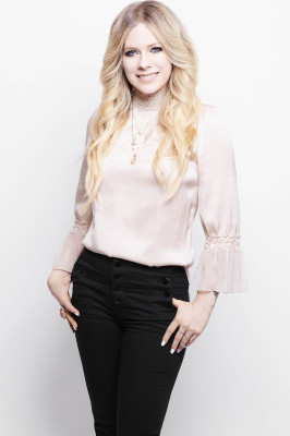 Avril Lavigne - Cosmopolitan Japan (2019)