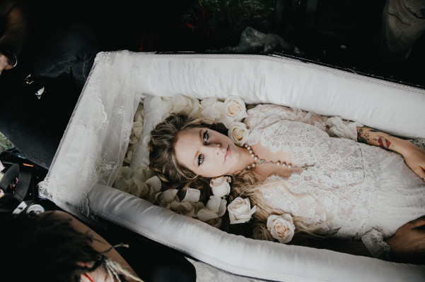 Avril Lavigne - Music Video &#039;I Fell In Love With The Devil&#039; (2019)
