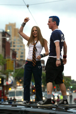 photo 24 in Lavigne gallery [id15323] -0001-11-30 00:00:00