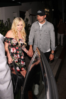 Avril Lavigne - Madeo Restaurant in West Hollywood 07/25/2018