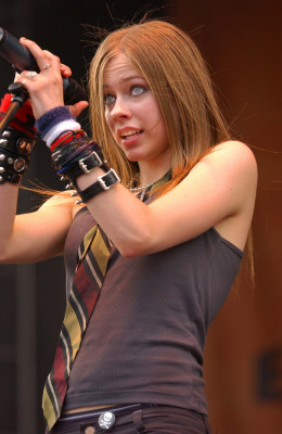 photo 24 in Avril gallery [id9144] -0001-11-30 00:00:00