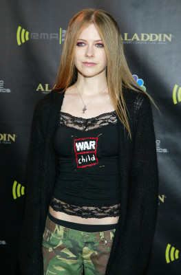 photo 25 in Lavigne gallery [id9136] -0001-11-30 00:00:00