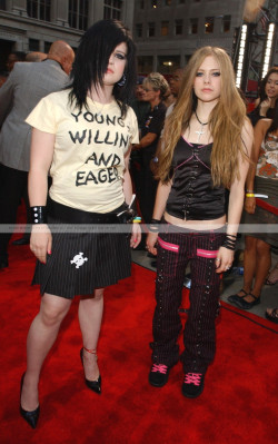photo 4 in Lavigne gallery [id15303] -0001-11-30 00:00:00