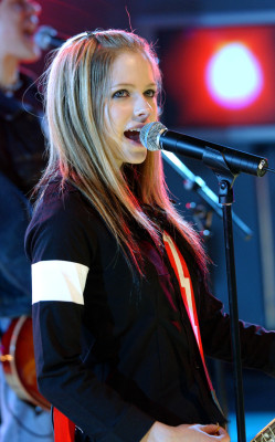 photo 19 in Avril Lavigne gallery [id14735] -0001-11-30 00:00:00