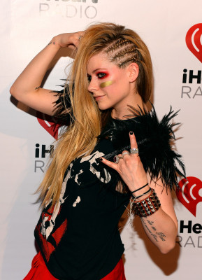 photo 24 in Avril Lavigne gallery [id678010] 2013-11-14 00:00:00