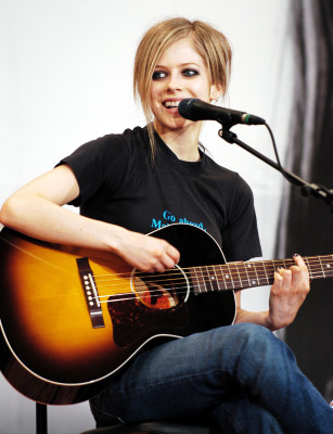 photo 8 in Avril Lavigne gallery [id23336] -0001-11-30 00:00:00