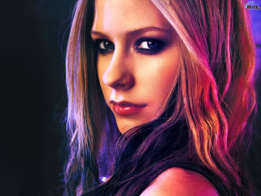 photo 5 in Lavigne gallery [id66634] -0001-11-30 00:00:00