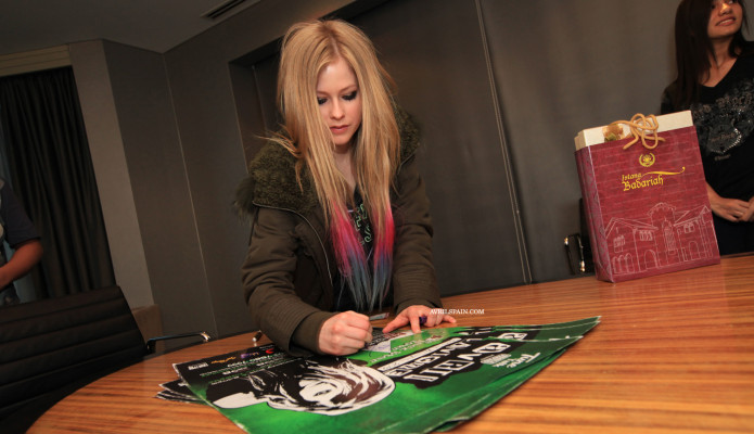 Avril Lavigne pic #549635