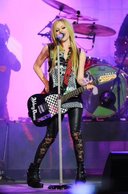 photo 16 in Lavigne gallery [id552915] 2012-08-28 00:00:00