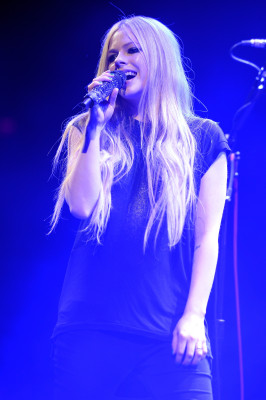 photo 10 in Lavigne gallery [id687444] 2013-12-27 00:00:00