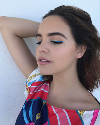 Bailee Madison – Social Media