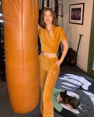 Barbara Palvin - Alo (2022)
