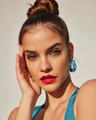 Barbara Palvin - Alo (2022)