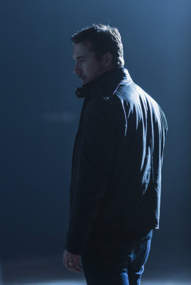 Barry Sloane  pic #889518
