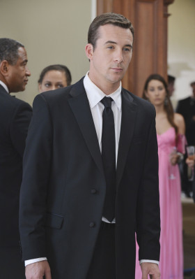 Barry Sloane  pic #890891