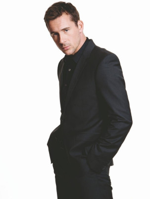 Barry Sloane  pic #879687