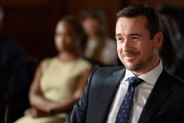 Barry Sloane - Bluff City Law (2019) 1x03 &#039;25 Years to Life&#039;