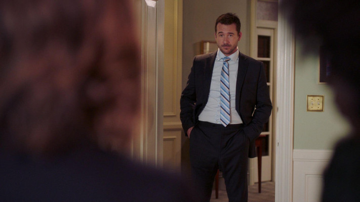 Barry Sloane - Bluff City Law (2019) 1x04 &#039;Fire In A Crowded Theater&#039;
