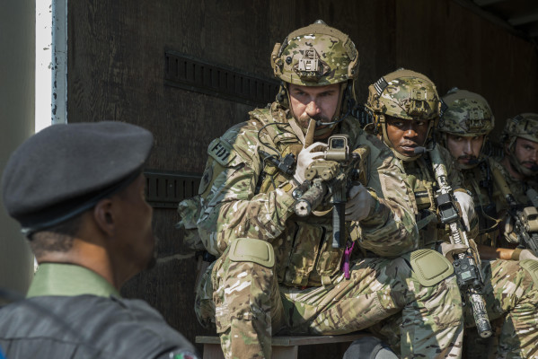 Barry Sloane - Six (2017) 1x04 &#039;Man Down&#039;