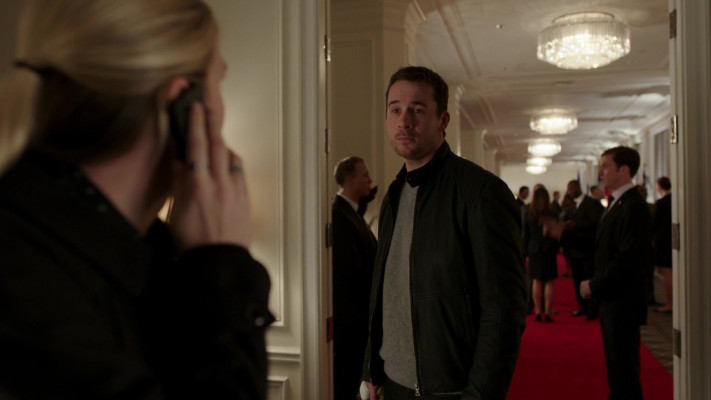 Barry Sloane - The Whispers (2015) 1x12 &#039;Traveller in the Dark&#039;