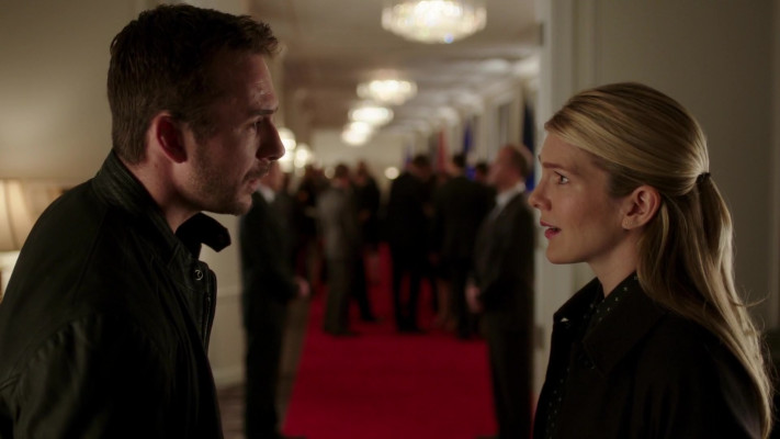 Barry Sloane - The Whispers (2015) 1x12 &#039;Traveller in the Dark&#039;