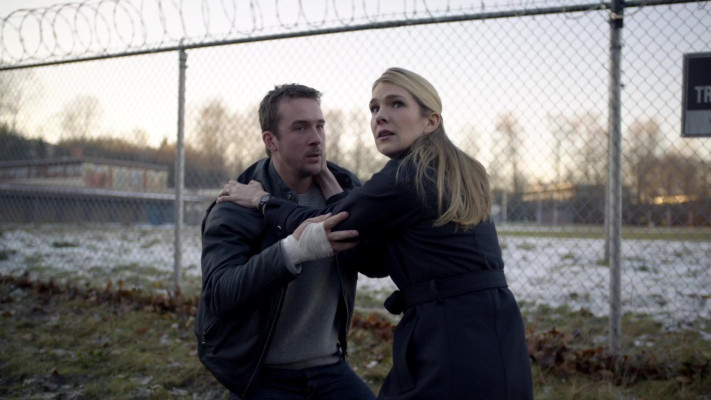 Barry Sloane - The Whispers (2015) 1x12 &#039;Traveller in the Dark&#039;