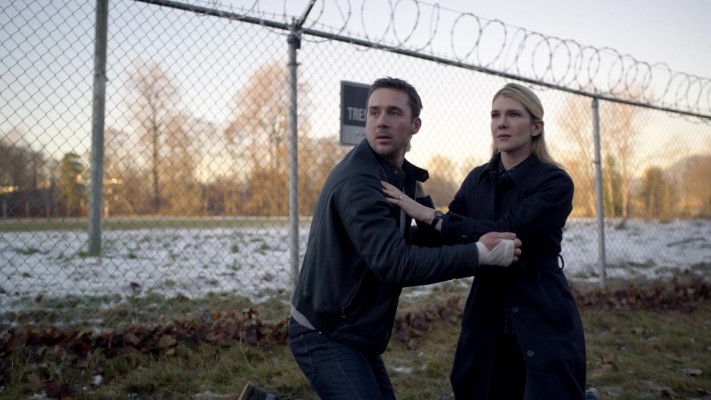 Barry Sloane - The Whispers (2015) 1x12 &#039;Traveller in the Dark&#039;