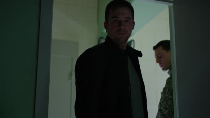 Barry Sloane - The Whispers (2015) 1x12 &#039;Traveller in the Dark&#039;