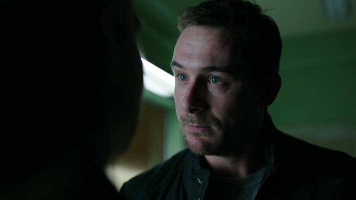 Barry Sloane - The Whispers (2015) 1x12 &#039;Traveller in the Dark&#039;