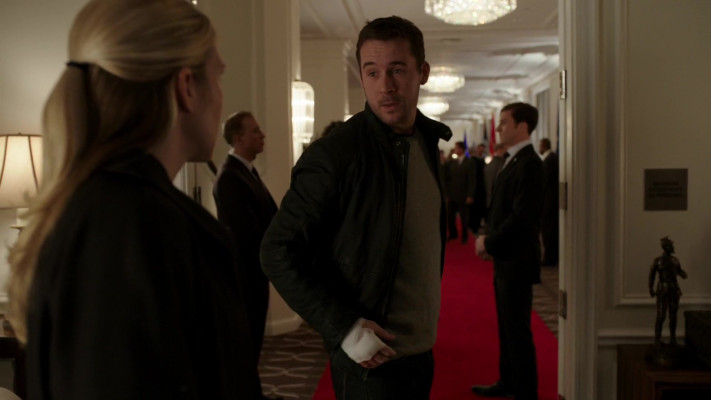 Barry Sloane - The Whispers (2015) 1x12 &#039;Traveller in the Dark&#039;