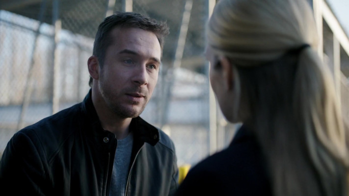 Barry Sloane - The Whispers (2015) 1x12 &#039;Traveller in the Dark&#039;