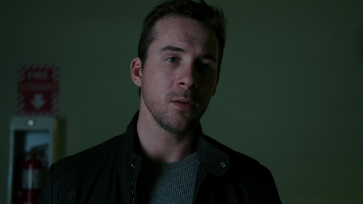 Barry Sloane - The Whispers (2015) 1x12 &#039;Traveller in the Dark&#039;