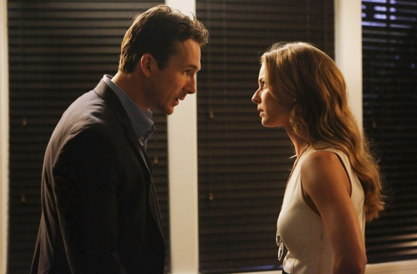 Barry Sloane - Revenge (2013) 3x04 &#039;Mercy&#039;
