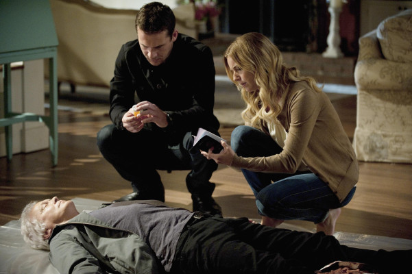 Barry Sloane - Revenge (2012) 2x03 &#039;Confidence&#039;