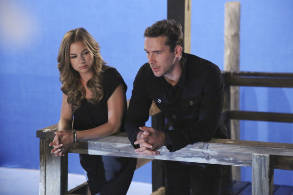 Barry Sloane - Revenge (2013) 3x05 &#039;Control&#039;